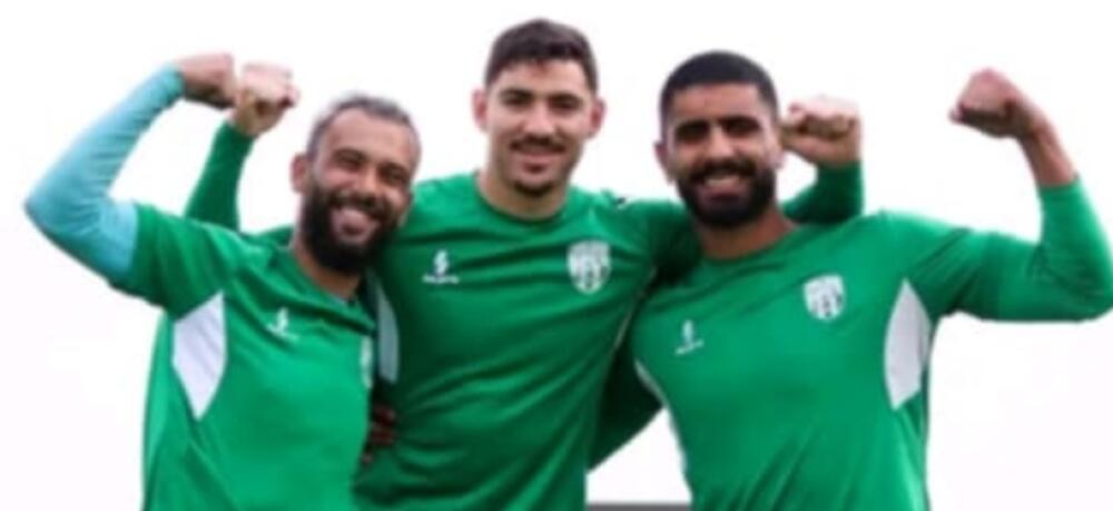 شباب بني ثور : " لخضاري يرفع ريتم التدريبات و عينه على نقاط إتحاد بسكرة"