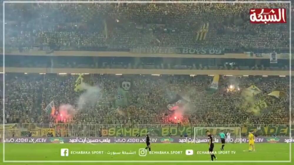 أهازيج أنصار شبيبة القبائل في مباراة النادي الرياضي القسنطيني