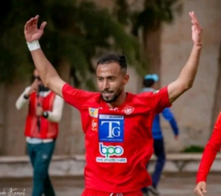 محمد قبلي مهاجم شباب عين تموشنت : " حققنا الأهم في البطولة و الكأس هي من ستختار عريسها "