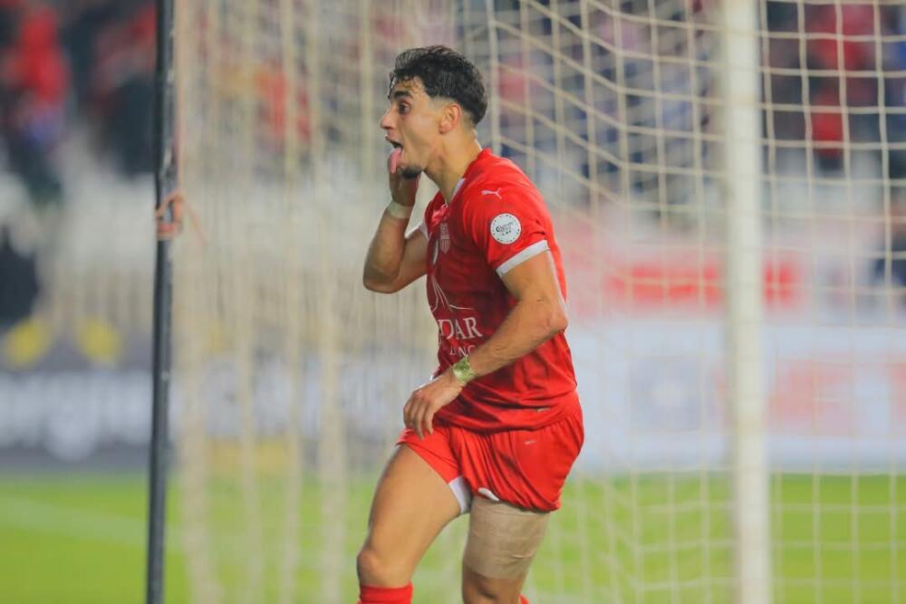 فرحة لاعبي شباب بلوزداد مع الأنصار بعد تحقيق الفوز ضد الأهلي